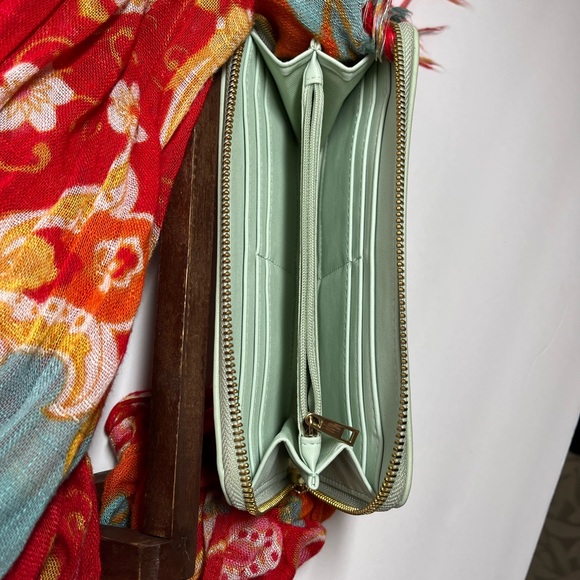 Wallet - Picture 3 of 7